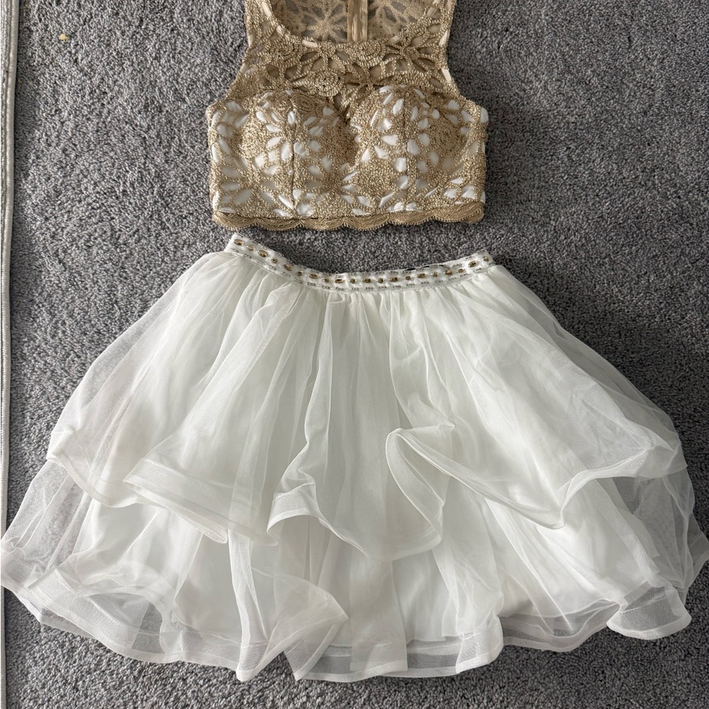 Sequin Hearts Gold and White top tulle for homecoming size 1